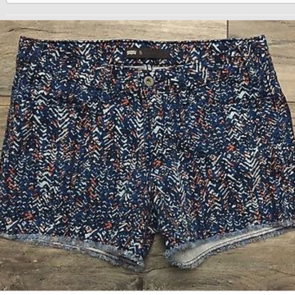 Cut off Levi jeans